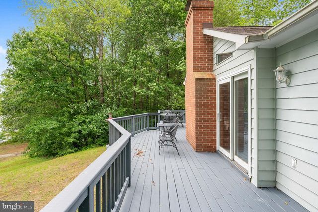303 PINE DR, Louisa, VA 23093