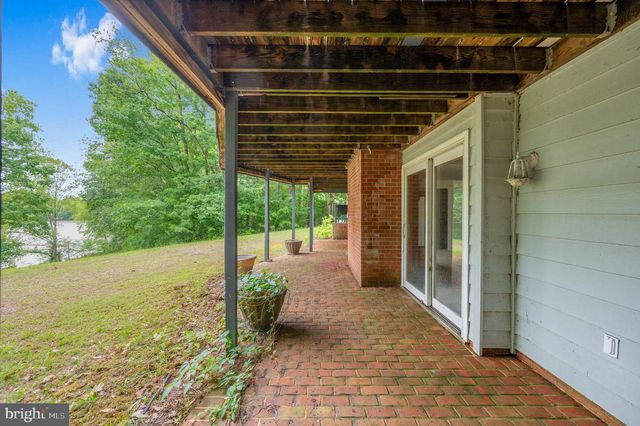 303 PINE DR, Louisa, VA 23093