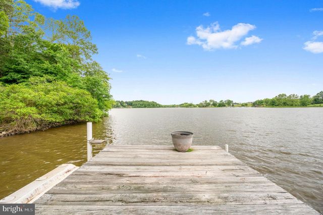 303 PINE DR, Louisa, VA 23093