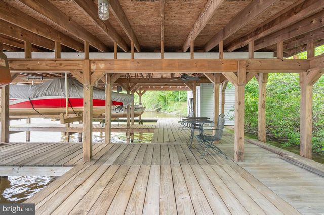 303 PINE DR, Louisa, VA 23093