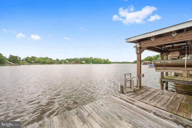 303 PINE DR, Louisa, VA 23093