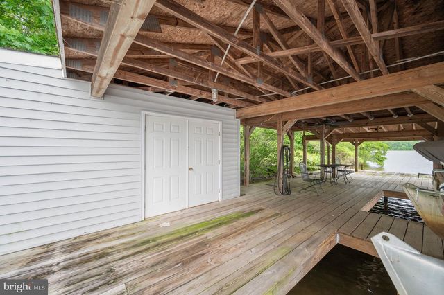 303 PINE DR, Louisa, VA 23093