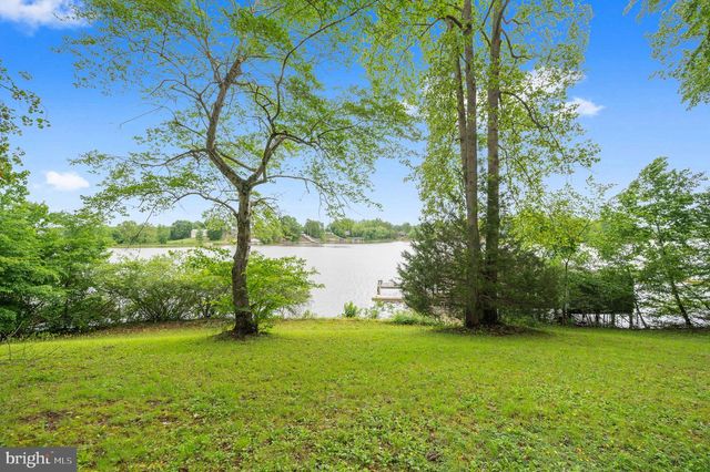 303 PINE DR, Louisa, VA 23093