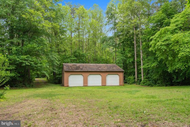 303 PINE DR, Louisa, VA 23093