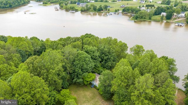 303 PINE DR, Louisa, VA 23093