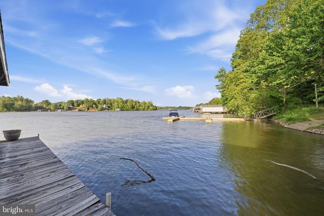303 PINE DR, Louisa, VA 23093