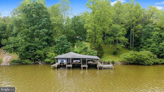 303 PINE DR, Louisa, VA 23093