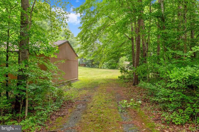 303 PINE DR, Louisa, VA 23093