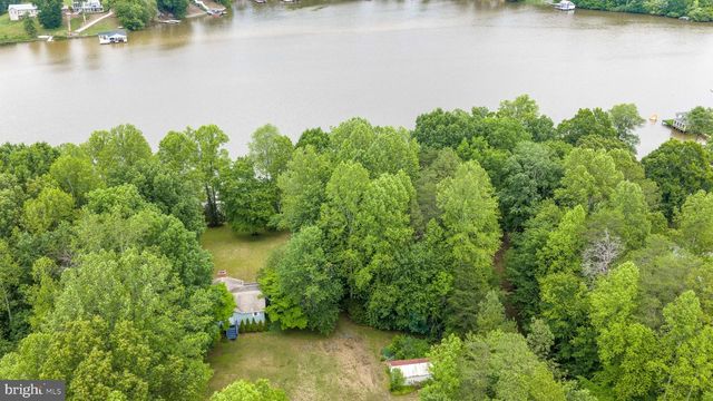 303 PINE DR, Louisa, VA 23093