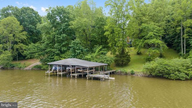 303 PINE DR, Louisa, VA 23093