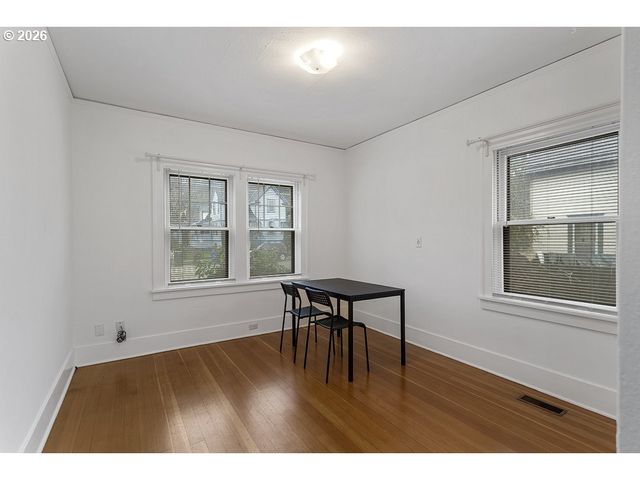 309 WASHINGTON St, Oregon City, OR 97045