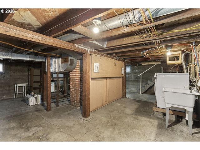 309 WASHINGTON St, Oregon City, OR 97045