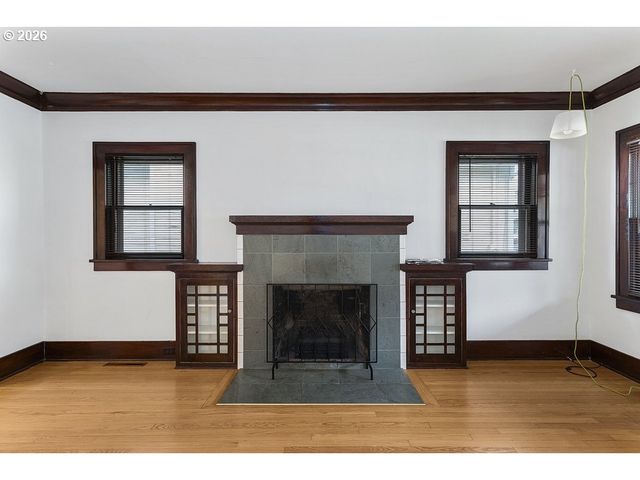 309 WASHINGTON St, Oregon City, OR 97045