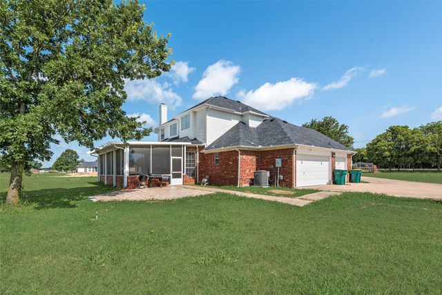 700 E Little Creek Road, Cedar Hill, TX 75104