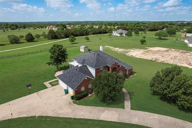 700 E Little Creek Road, Cedar Hill, TX 75104