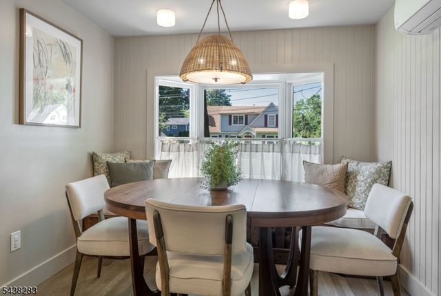 979 Salem Ln, Ridgewood Village, NJ 07450