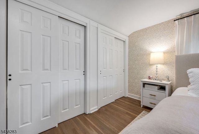 979 Salem Ln, Ridgewood Village, NJ 07450