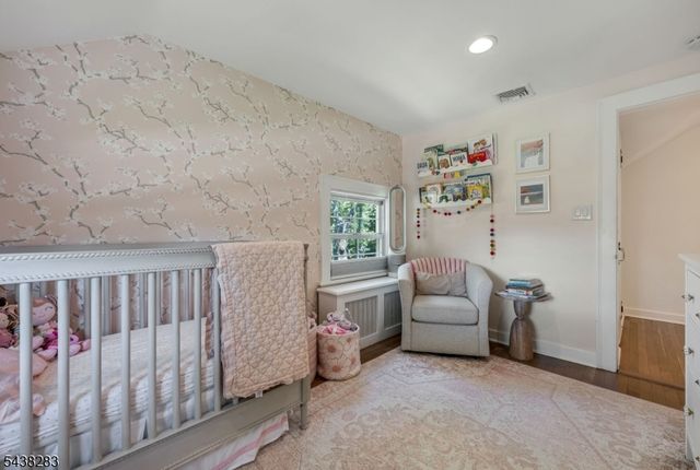 979 Salem Ln, Ridgewood Village, NJ 07450