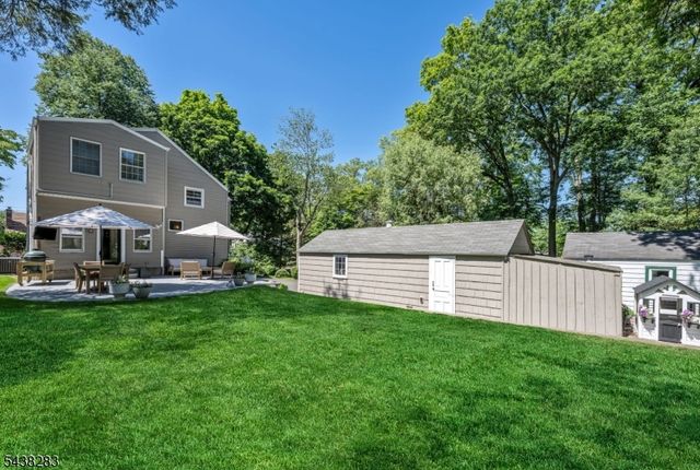 979 Salem Ln, Ridgewood Village, NJ 07450