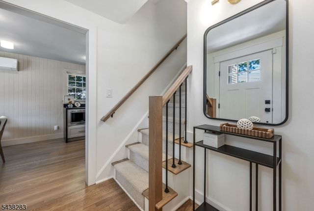 979 Salem Ln, Ridgewood Village, NJ 07450