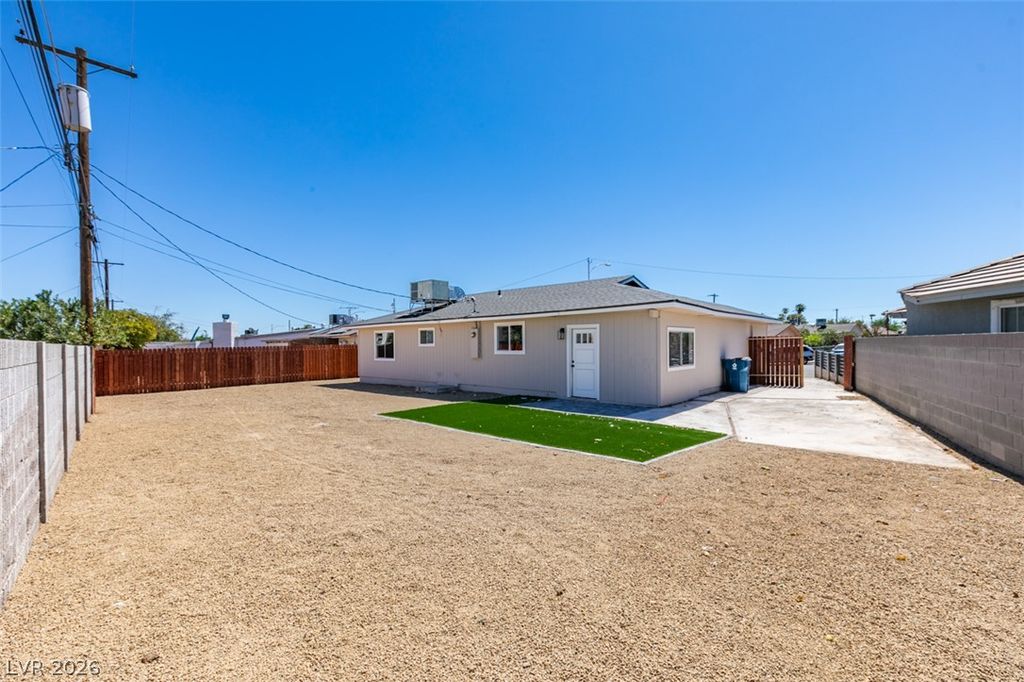 5920 Forrest Hills Lane, Las Vegas, NV 89108 — photo 5