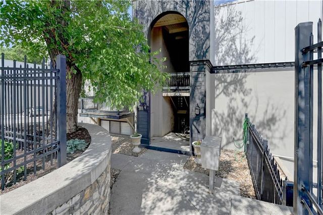 4157 Roanoke Road 2, Kansas City, MO 64111