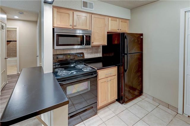 4157 Roanoke Road 2, Kansas City, MO 64111