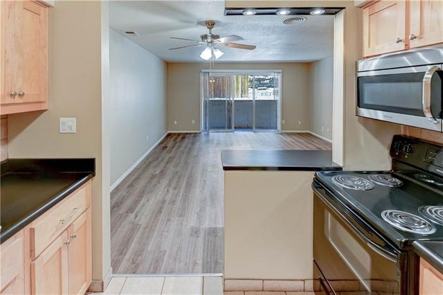 4157 Roanoke Road 2, Kansas City, MO 64111