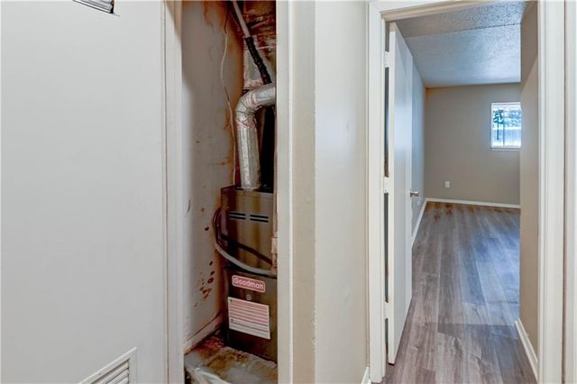 4157 Roanoke Road 2, Kansas City, MO 64111