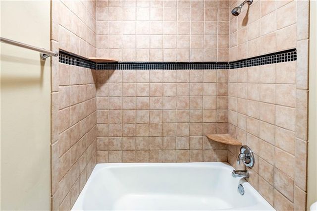 4157 Roanoke Road 2, Kansas City, MO 64111