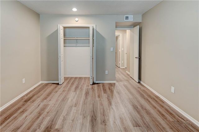 4157 Roanoke Road 2, Kansas City, MO 64111