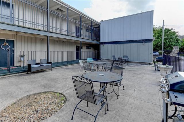 4157 Roanoke Road 2, Kansas City, MO 64111