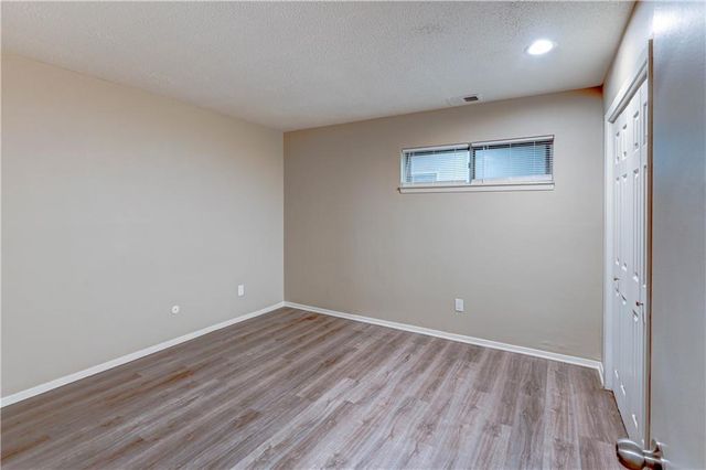 4157 Roanoke Road 2, Kansas City, MO 64111