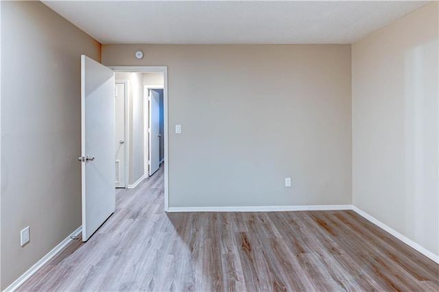 4157 Roanoke Road 2, Kansas City, MO 64111