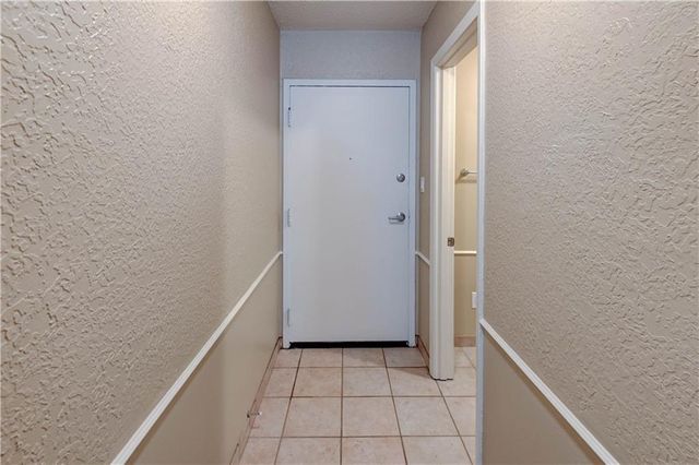 4157 Roanoke Road 2, Kansas City, MO 64111