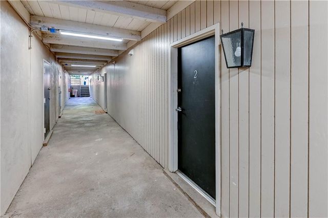 4157 Roanoke Road 2, Kansas City, MO 64111