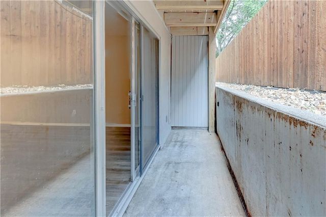 4157 Roanoke Road 2, Kansas City, MO 64111