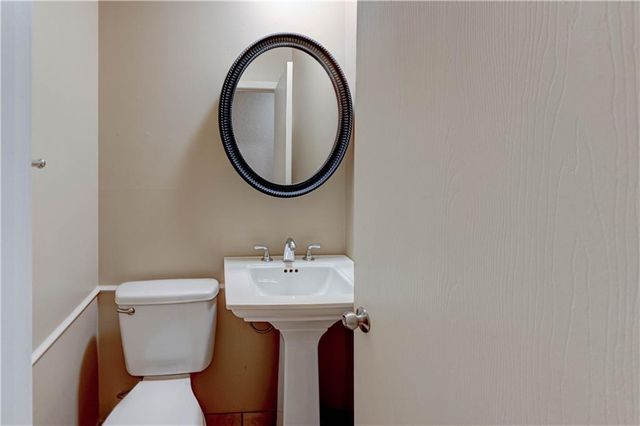 4157 Roanoke Road 2, Kansas City, MO 64111