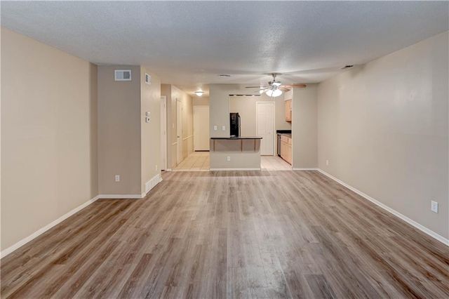 4157 Roanoke Road 2, Kansas City, MO 64111