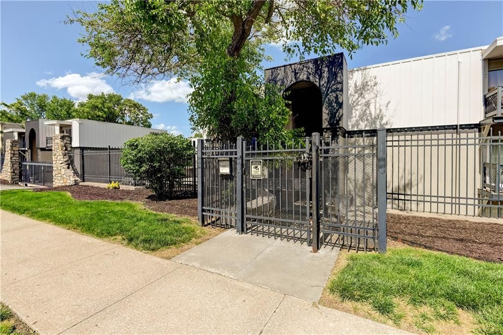 4157 Roanoke Road 2, Kansas City, MO 64111