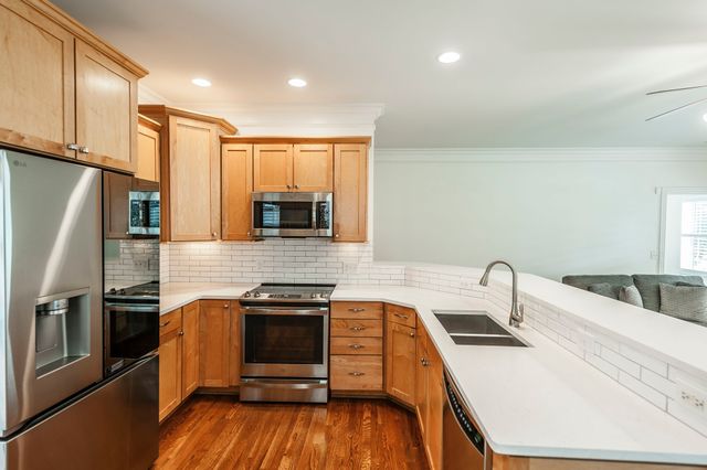 1159 Fairvue Village Ln, Gallatin, TN 37066