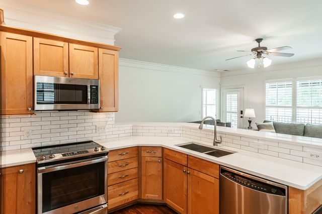 1159 Fairvue Village Ln, Gallatin, TN 37066