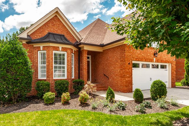 1159 Fairvue Village Ln, Gallatin, TN 37066