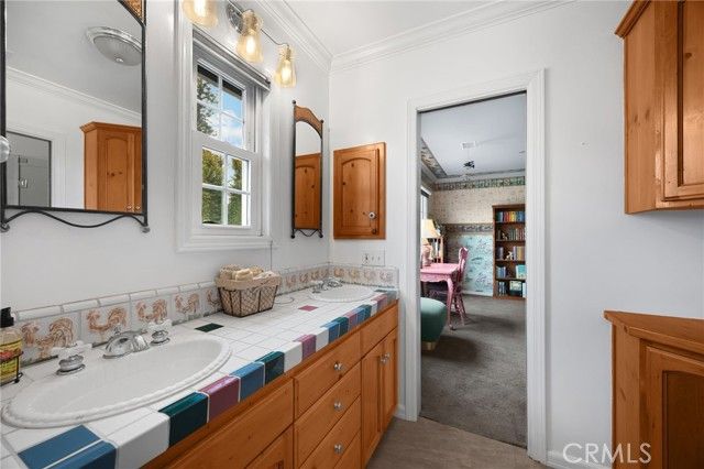 419 E Sunny Hills Road, Fullerton, CA 92835