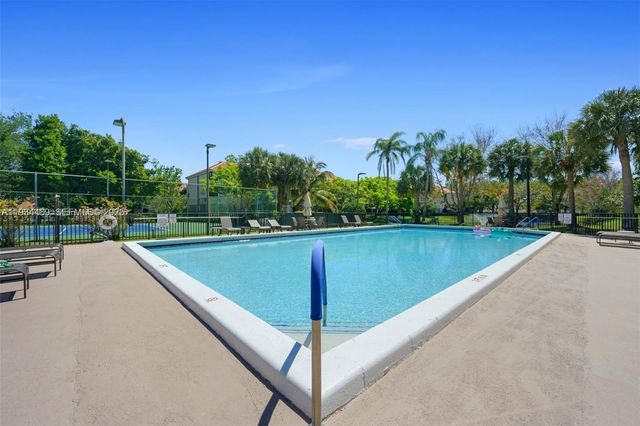 10161 W Sunrise Blvd 304, Plantation, FL 33322