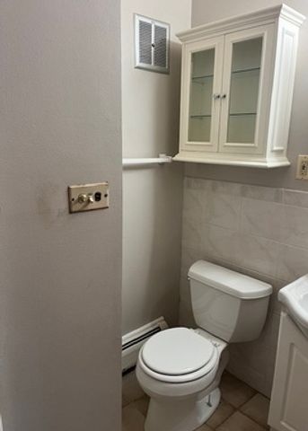 9245 Irving Park Road 2E, Schiller Park, IL 60176