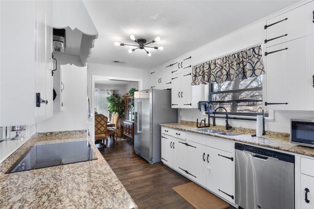 325 Arapaho E, Sherman, TX 75092