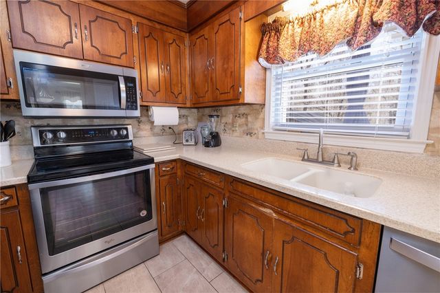 404 S Old Mill Road, Seneca, SC 29678