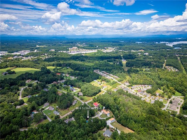 404 S Old Mill Road, Seneca, SC 29678