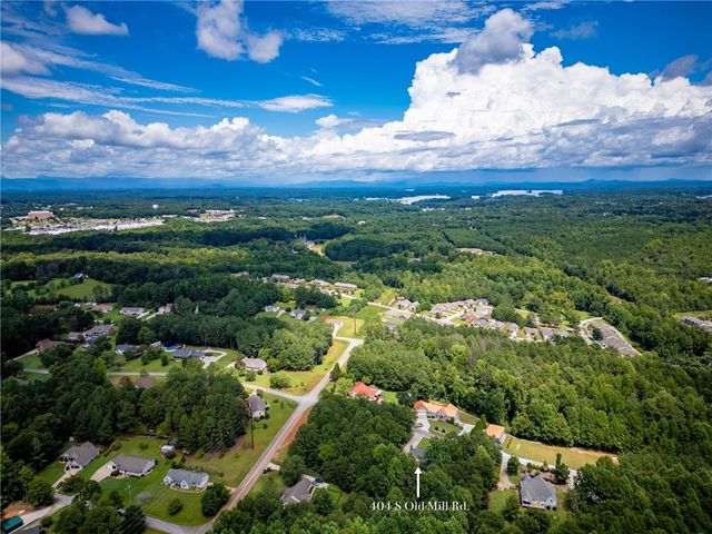 404 S Old Mill Road, Seneca, SC 29678